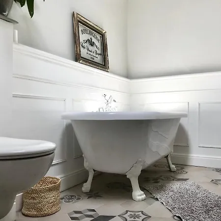 Marquise Des Roses Apartment