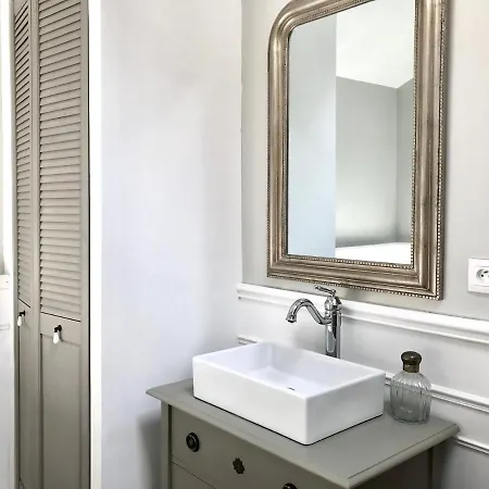 Marquise Des Roses Apartment